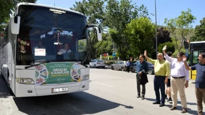 Afyonkarahisar’ın gençleri, Antalya Alaaddin Keykubat Gençlik Kampı’na doğru yola çıktı. 
