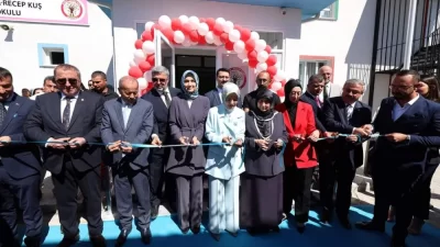 Rabia-Recep Kuş Anaokulu Hizmete Açıldı Afyonkarahisar’ın Emirdağ ilçesinde hayırsever Bayram