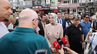 Afyonkarahisar Valisi Kübra Güran Yiğitbaşı, Dumlupınar 2. Cadde’deki esnafları ziyaret