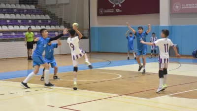 Afyonkarahisar Işıklar Ortaokulu, Okul Sporları Hentbol Küçükler Grup Müsabakalarında hem