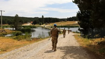 Afyonkarahisar’ın Sandıklı ilçesinde bulunan Akdağ Tabiat Parkı, yemyeşil ormanları, su
