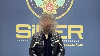 Siber Suçlarla Mücadele Şube Müdürlüğü’ne müracaatta bulunan Üniversite öğrencisi F.K.,