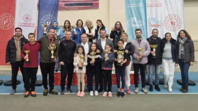 Afyonkarahisar Kocatepe Spor Kompleksi’nde düzenlenen sene sonu tenis turnuvası, farklı