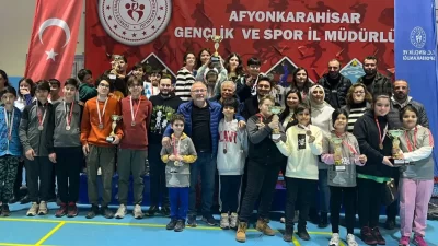 Afyonkarahisar Küçükler ve Yıldızlar Satranç Şampiyonası, Çiğiltepe Spor Salonu’nda gerçekleştirildi.