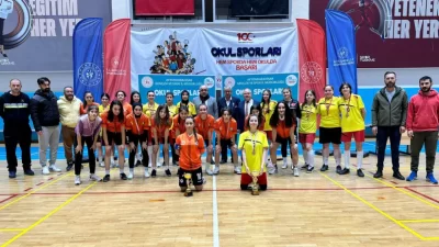 Afyonkarahisar’da düzenlenen Genç Kızlar Okul Sporları Futsal Müsabakaları’nda dereceye giren