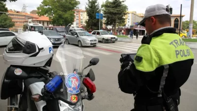 Afyonkarahisar Emniyet Müdürlüğü, trafik güvenliği ve kurallarına uyumun önemini vurgulayarak,