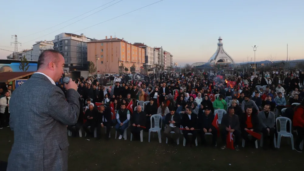 Üniversite gençliğinin yoğun katılım