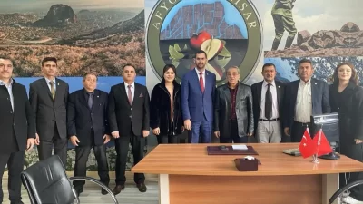 İYİ Parti’nin Afyonkarahisar Belediye başkan adayı Alper Yağcı ve İYİ