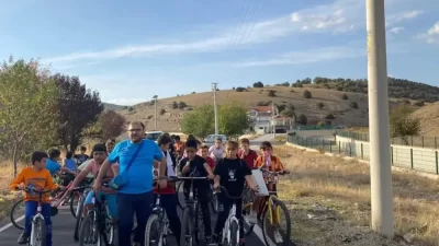   Cumhuriyet Coşkusu Bisikletlerle Yaşandı Hocalar Gençlik ve Spor İlçe