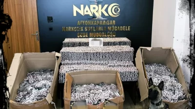 Narkotik Suçlarla Mücadele Şube Müdürlüğü ekipleri, yapılan bir yol kontrolü
