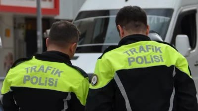 Afyonkarahisar Emniyet Müdürlüğü, trafik güvenliği konusunda önemli bir uyarı yaparak,