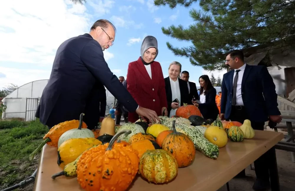 Afyonkarahisar Valisi Doç. Dr.