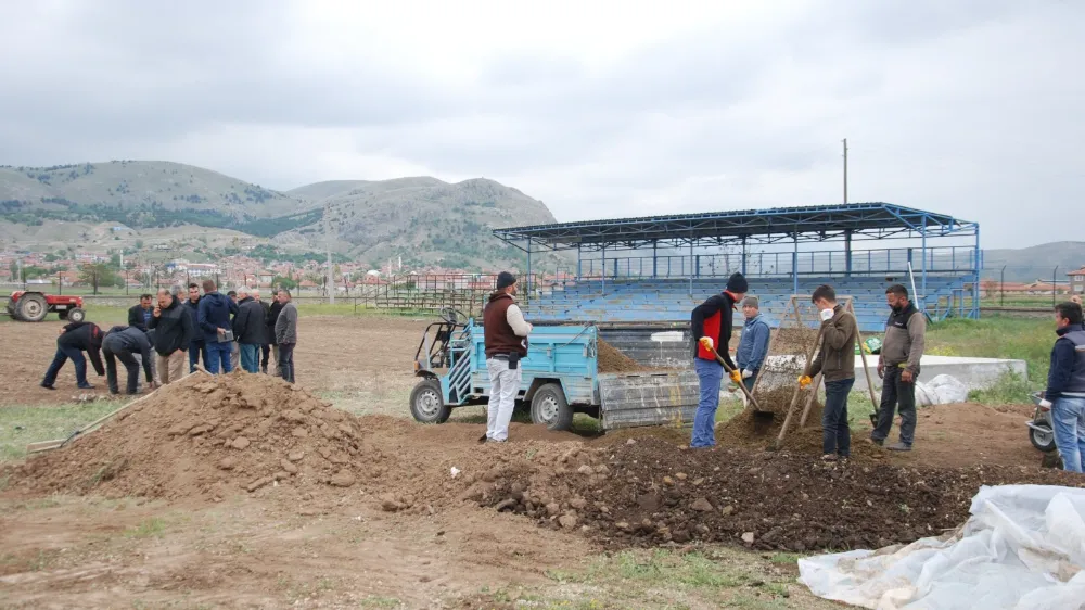 Şuhut’un Karaadilli kasabasında uzun