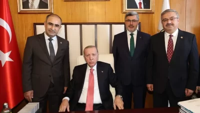AK Parti milletvekilleri, Cumhurbaşkanı Recep Tayyip Erdoğan’ın başkanlık ettiği grup