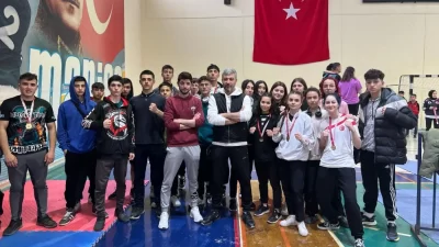Afyonkarahisarlı Muaythai sporcuları, Manisa’da gerçekleştirilen Ege Bölgesi Muaythai Şampiyonası’nda dikkat