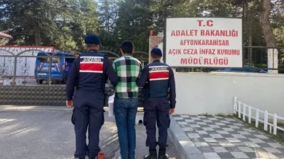 Afyonkarahisar İl Jandarma Komutanlığı, aranan şahısların yakalanması için yürütülen önleyici