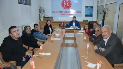 Afyonkarahisar Otizm Derneği Başkanı Fatma Kavas, beraberinde dernek yönetimi ve