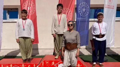 Afyonkarahisar’da düzenlenen il şampiyonasında minikler kategorisinde yarışan Maver Kemal Arsoy