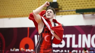 Afyonkarahisar TOHM güreşçisi Abdullah Toprak, 65 kg sıkletinde U-20 Avrupa