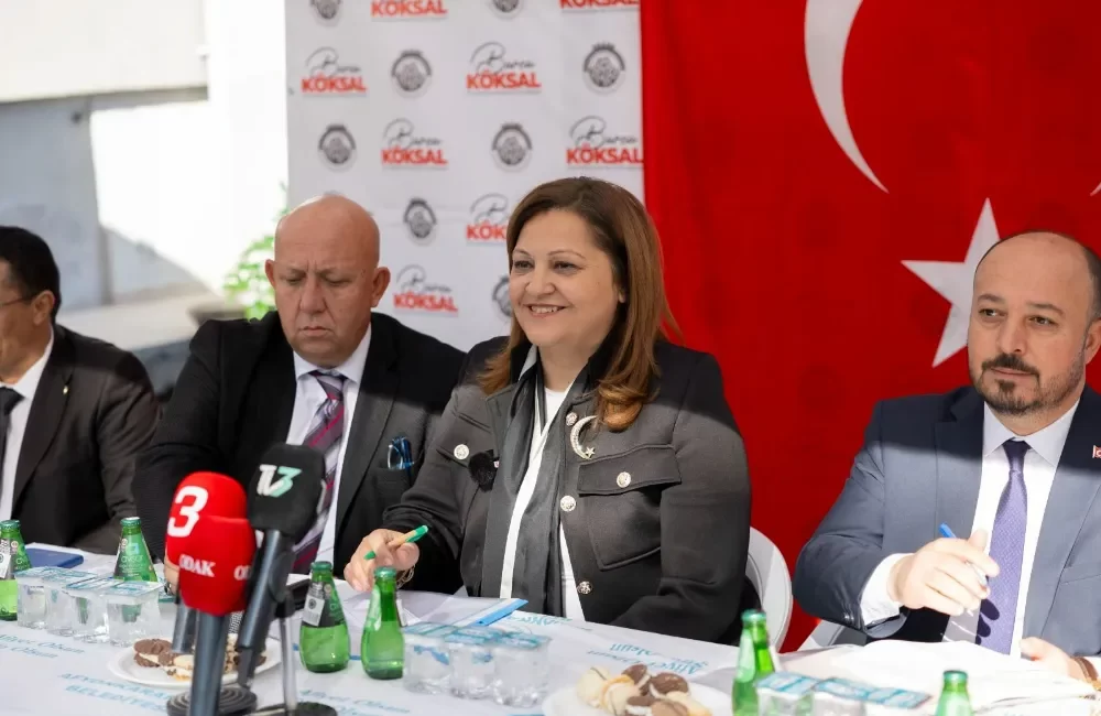 Başkan Burcu Köksal Taşpınar Mahallesi’nde Vatandaşlarla Buluştu