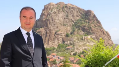 Uluçay açıklamasında, “Ücretsiz olarak hizmet vereceğimiz projemizde gençlerimiz eğitimden sosyal