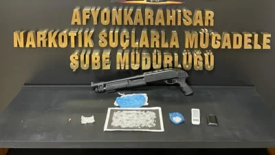 Afyonkarahisar’da Narkotik Suçlarla Mücadele Şube Müdürlüğü ekipleri, sokak satıcılarına yönelik
