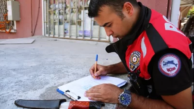 Afyonkarahisar Emniyet Müdürlüğü, şehir genelinde bıçak ve benzeri aletlerle gerçekleşebilecek