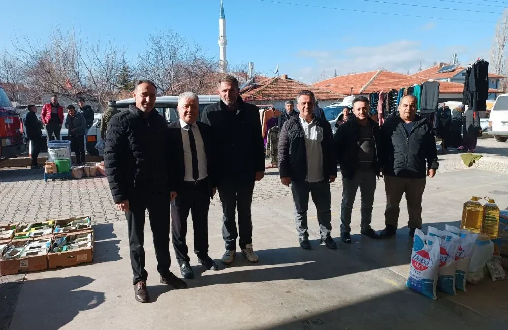 Belediye Başkanı Musa Kayer, pazarcı esnaflarını tek tek dinleyerek tüm