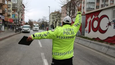 Afyonkarahisar Emniyet Müdürlüğü, trafik güvenliğini sağlamak ve kural ihlalleri nedeniyle