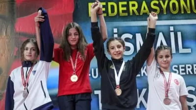 Ankara’da düzenlenen U-13 Türkiye Güreş Şampiyonası’nda, Afyonkarahisar’ı temsil eden Taşoluk