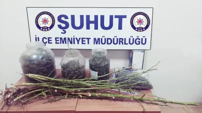 Afyonkarahisar Emniyet Müdürlüğü, uyuşturucu maddeyle mücadele kapsamında gerçekleştirilen operasyonlara bir