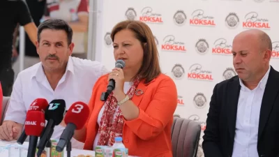 Afyonkarahisar Belediye Başkanı Burcu Köksal, Erenler Mahalle sakinleriyle bir araya