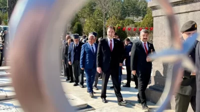 Milliyetçi Hareket Partisi Afyonkarahisar Belediye Başkan Adayı Sezer Küçükkurt beraberindeki